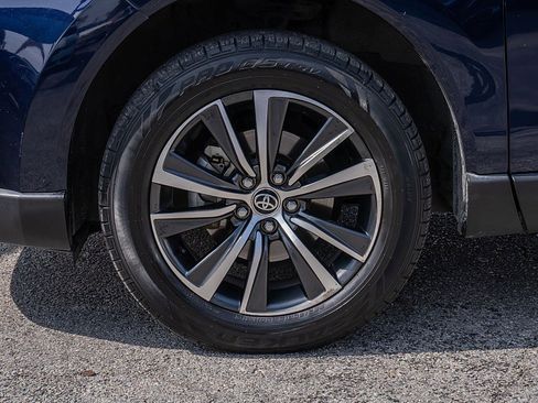 Used 2021 Toyota Venza LE image 33