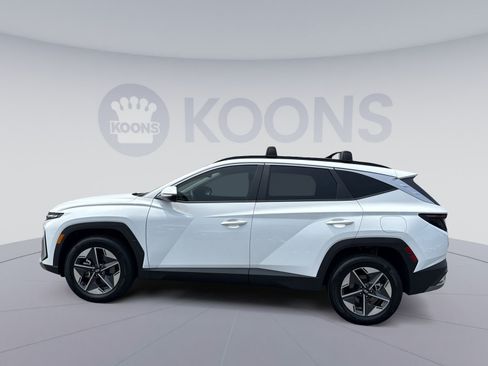 Certified 2025 Hyundai Tucson SEL AWD/4WD image 2
