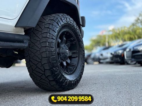 Used 2016 Jeep Wrangler Unlimited Rubicon AWD/4WD image 12
