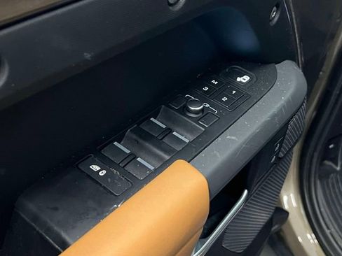 Used 2023 Land Rover Defender 110 X image 16