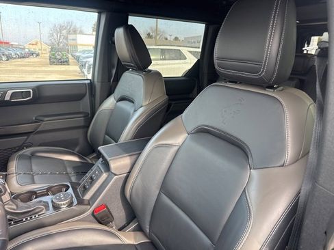 Used 2025 Ford Bronco Outer Banks image 19