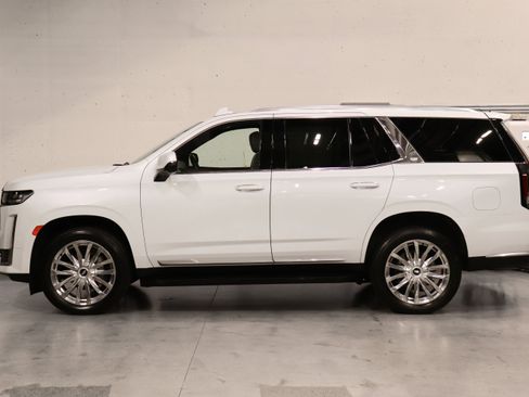 Used 2023 Cadillac Escalade Premium Luxury AWD/4WD image 2