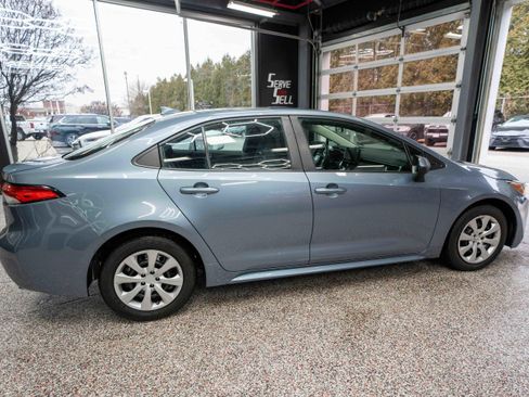 Used 2023 Toyota Corolla LE image 4