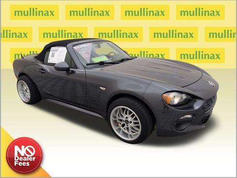 Used 2018 FIAT 124 Spider Classica RWD image 1