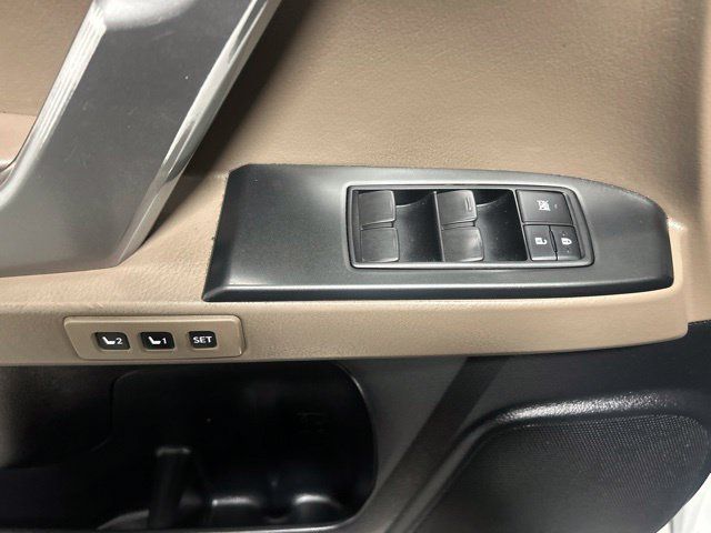 Used 2023 Lexus GX 460 Premium w/ Accessory Package AWD/4WD image 11