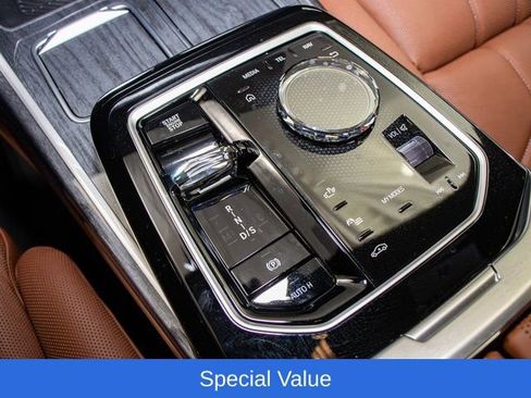 Used 2025 BMW 750e xDrive w/ Premium Package AWD/4WD image 20