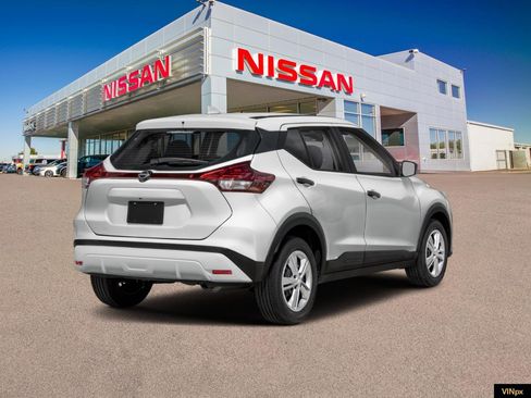 New 2025 Nissan Kicks Play S image 2