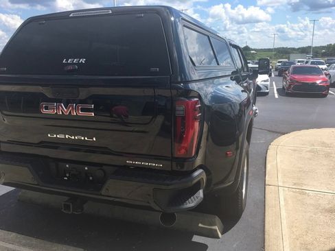 Used 2025 GMC Sierra 3500 Denali w/ Denali Reserve Package AWD/4WD image 3