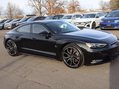 Used 2022 Audi e-tron GT Prestige w/ Prestige Package image 4