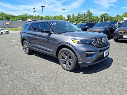Certified 2023 Ford Explorer XLT w/ Equipment Group 202A