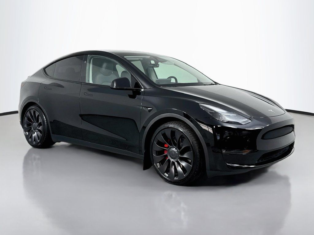 Used 2024 Tesla Model Y Performance AWD/4WD image 4