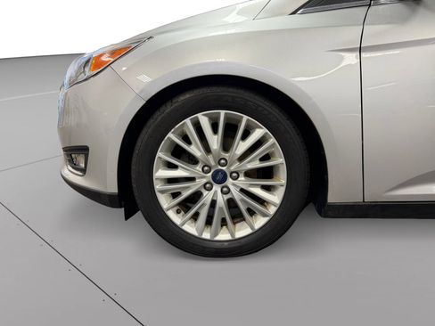 Used 2018 Ford Focus Titanium FWD image 12