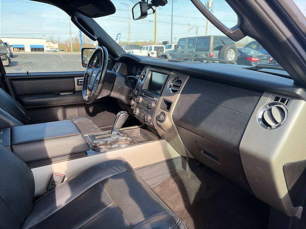 Used 2015 Ford Expedition Limited w/ Equipment Group 301A AWD/4WD image 13