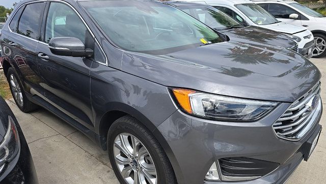 Used 2022 Ford Edge Titanium AWD/4WD image 3