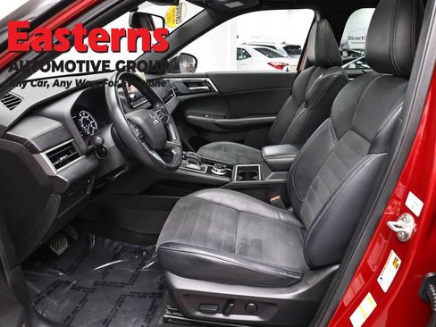 Used 2022 Mitsubishi Outlander SE FWD image 14