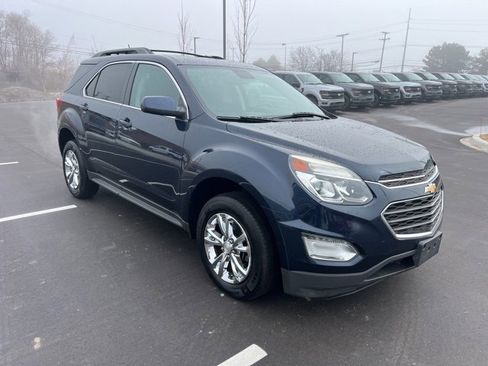 Used 2017 Chevrolet Equinox LT w/ Convenience Package image 3