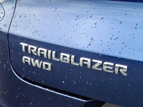 Used 2023 Chevrolet TrailBlazer LT AWD/4WD image 30