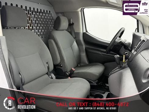 Used 2019 Nissan NV200 S image 21
