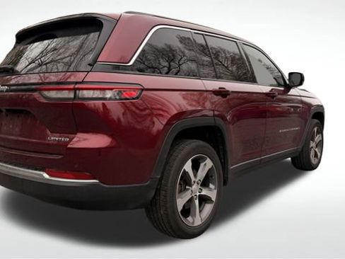 Used 2023 Jeep Grand Cherokee Limited w/ Trailer Tow Prep Group (B) image 9