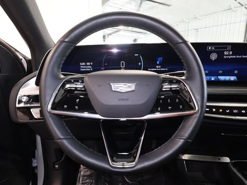 Certified 2024 Cadillac Lyriq Luxury AWD/4WD image 10