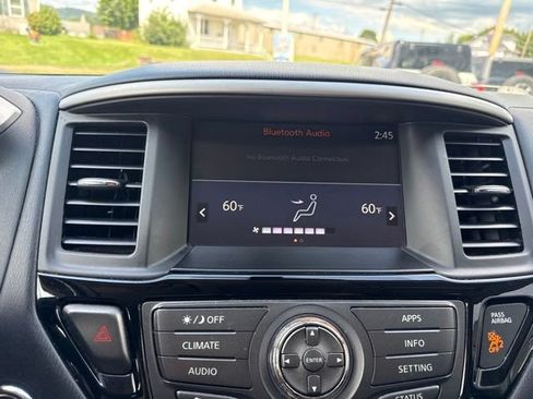 Used 2020 Nissan Pathfinder SV AWD/4WD image 21