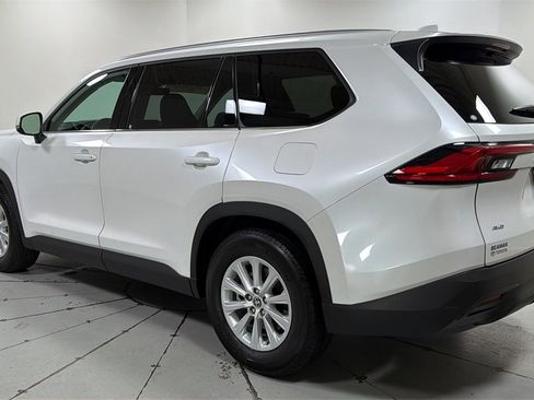 Certified 2024 Toyota Grand Highlander XLE image 7