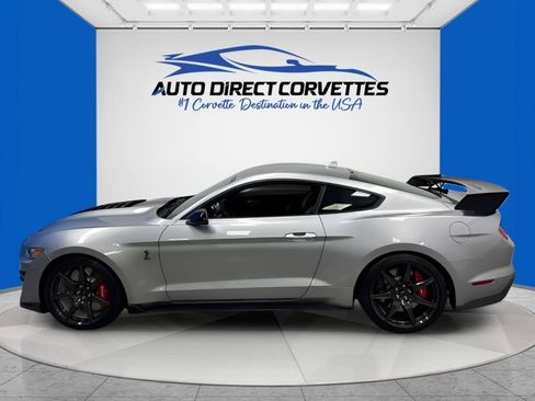 Used 2021 Ford Mustang Shelby GT500 w/ Carbon Fiber Track Pack RWD image 6