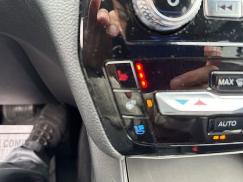 Used 2022 Ford Explorer Limited w/ Hybrid Equipment Group 310A image 26