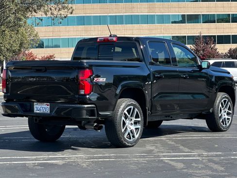 Used 2023 Chevrolet Colorado Z71 w/ Z71 Convenience Package 2 AWD/4WD image 4