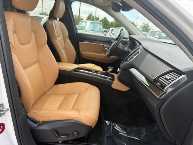 Used 2016 Volvo XC90 T6 Momentum AWD/4WD image 32