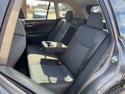 Used 2025 Toyota RAV4 XLE w/ Convenience Package image 20
