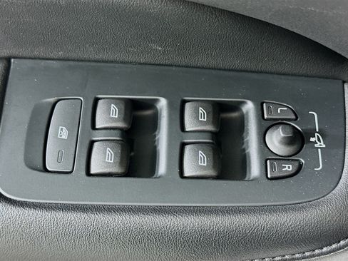 Used 2024 Volvo S60 B5 Core image 15