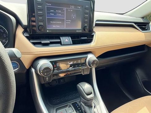 Used 2021 Toyota RAV4 XLE image 26