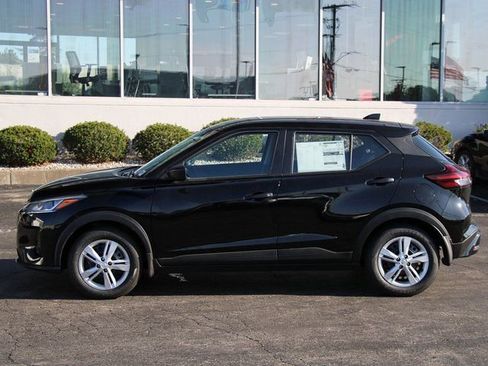 New 2025 Nissan Kicks Play S image 2