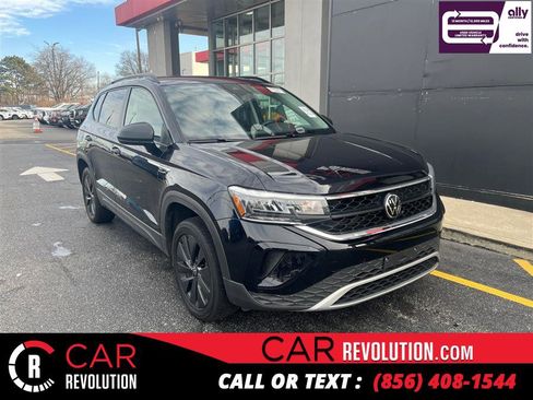 Used 2024 Volkswagen Taos S image 1