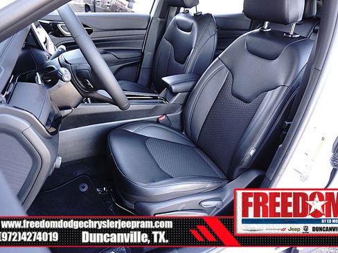 New 2026 Jeep Compass Latitude image 13