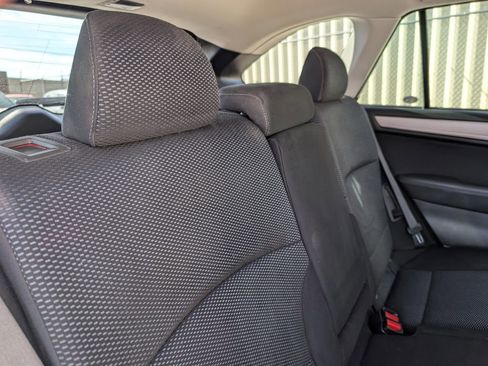 Used 2019 Subaru Outback 2.5i Premium image 17