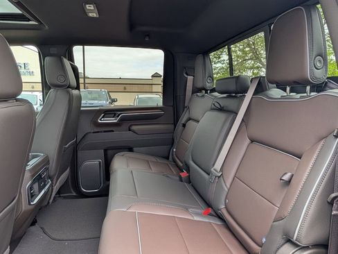 New 2026 GMC Sierra 3500 Denali w/ Denali Reserve Package AWD/4WD image 37