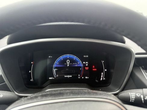 Used 2024 Toyota Corolla Cross XLE image 12