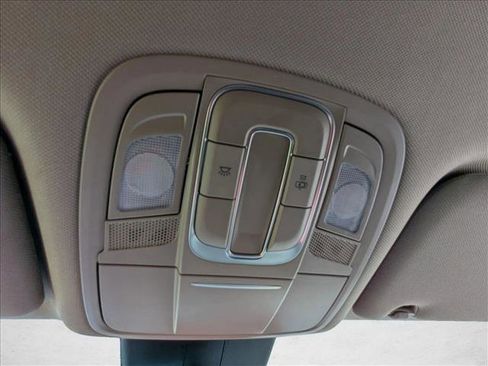 Used 2020 Hyundai Santa Fe SEL FWD image 15