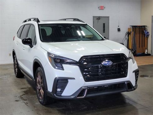 Used 2025 Subaru Ascent Bronze Edition w/ Popular Package #2 image 4