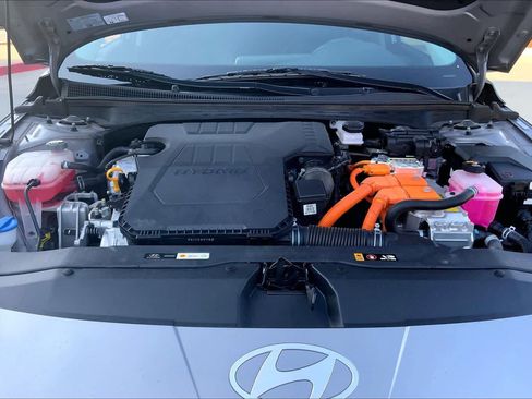 Used 2024 Hyundai Elantra Limited FWD image 30