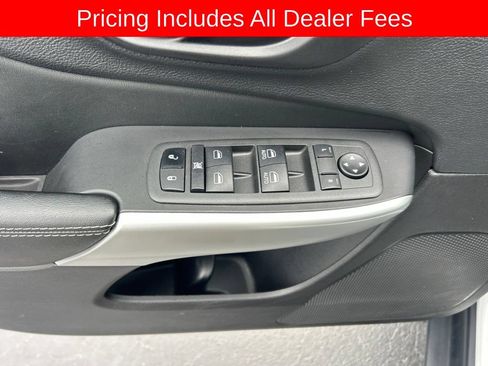 Used 2022 Jeep Cherokee Latitude AWD/4WD image 4