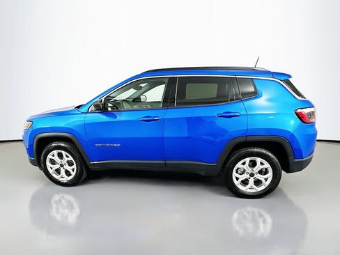 Used 2025 Jeep Compass Latitude AWD/4WD image 8