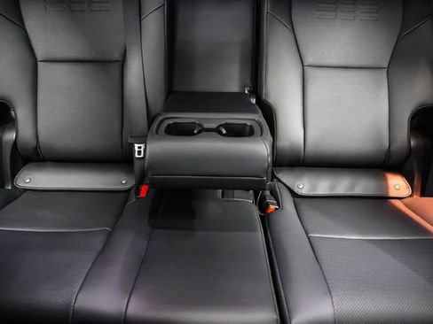 Used 2025 Lexus GX 550 AWD/4WD image 18