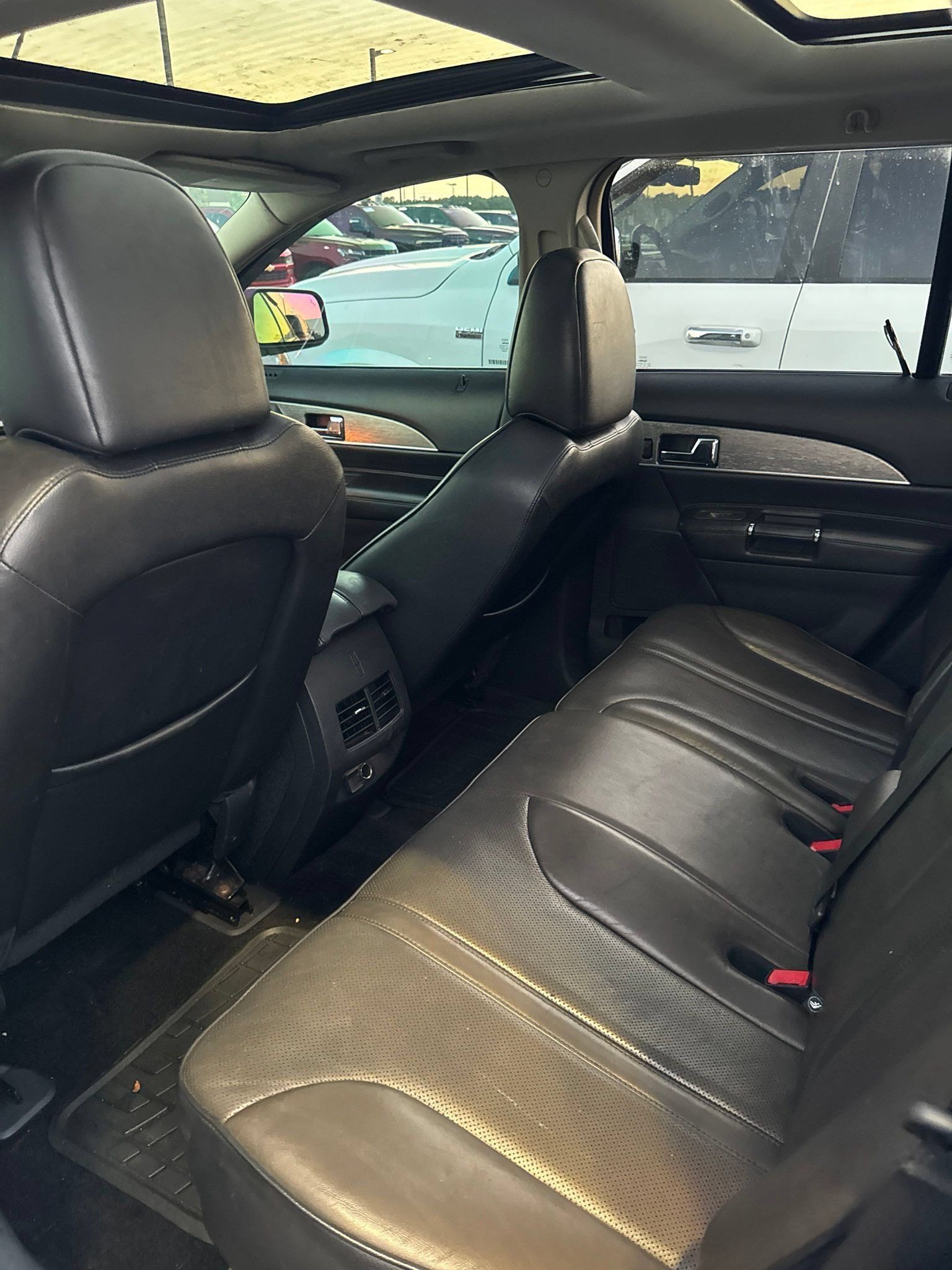 Used 2011 Lincoln MKX 2WD w/ 102A Rapid Spec Order Code image 6