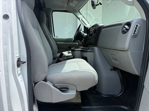 Used 2023 Ford E-450 and Econoline 450 Super Duty w/ Power Windows & Locks Group RWD image 13