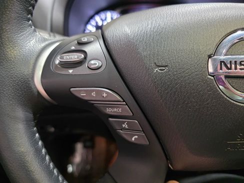 Used 2019 Nissan Pathfinder Platinum image 32