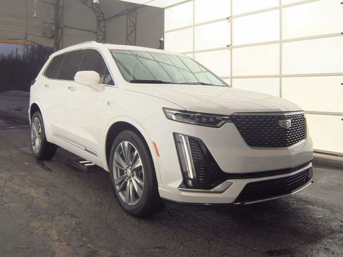Used 2024 Cadillac XT6 Premium Luxury w/ LPO, Floor Liner Package AWD/4WD image 3