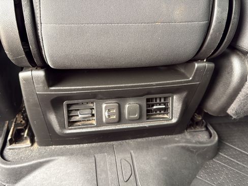 Used 2021 Chevrolet Silverado 1500 LT AWD/4WD image 15